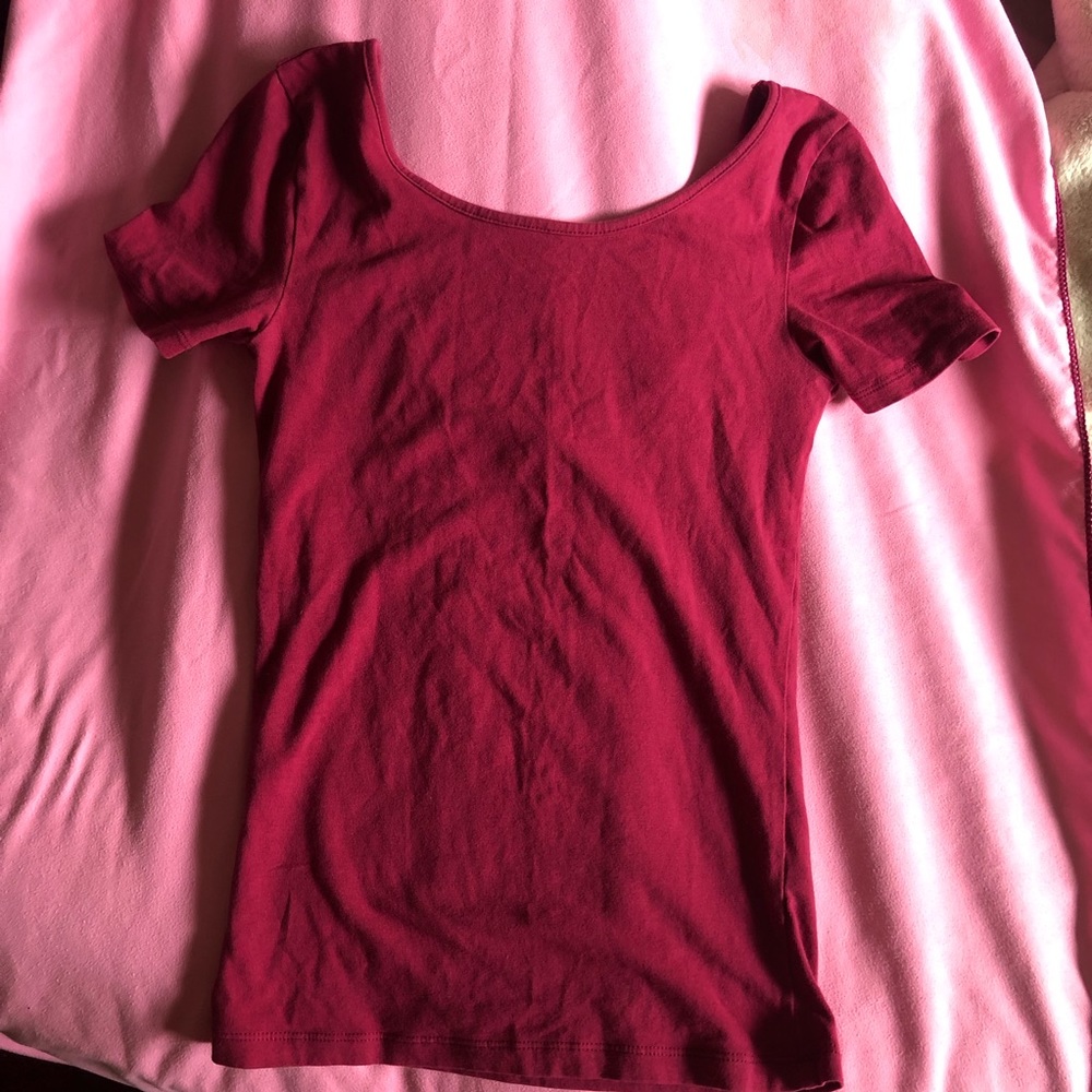 Magenta Basic Scoopneck T-shirt
